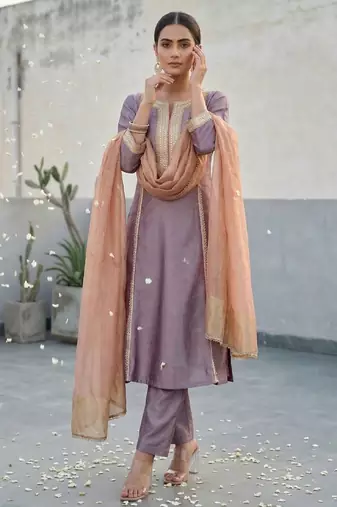 Women Solid Kurta with Trouser & Dupatta