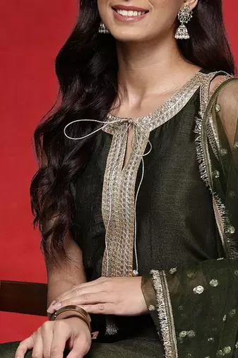 Women Solid Kurta with Palazzo & Dupatta