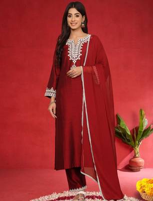 Women Embroidered Regular Thread Work Kurta with Trousers & With Dupatta 1