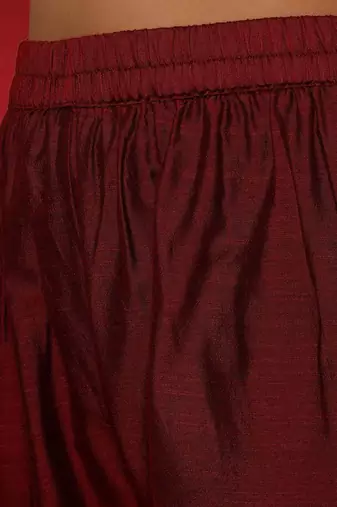 Women Embroidered Regular Thread Work Kurta with Trousers & With Dupatta