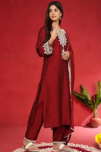 Women Embroidered Regular Thread Work Kurta with Trousers & With Dupatta