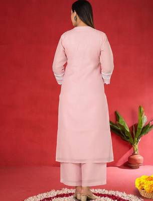 Women Floral Regular Kurta with Trousers & Dupatta 4