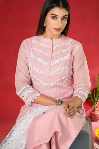 Women Floral Regular Kurta with Trousers & Dupatta