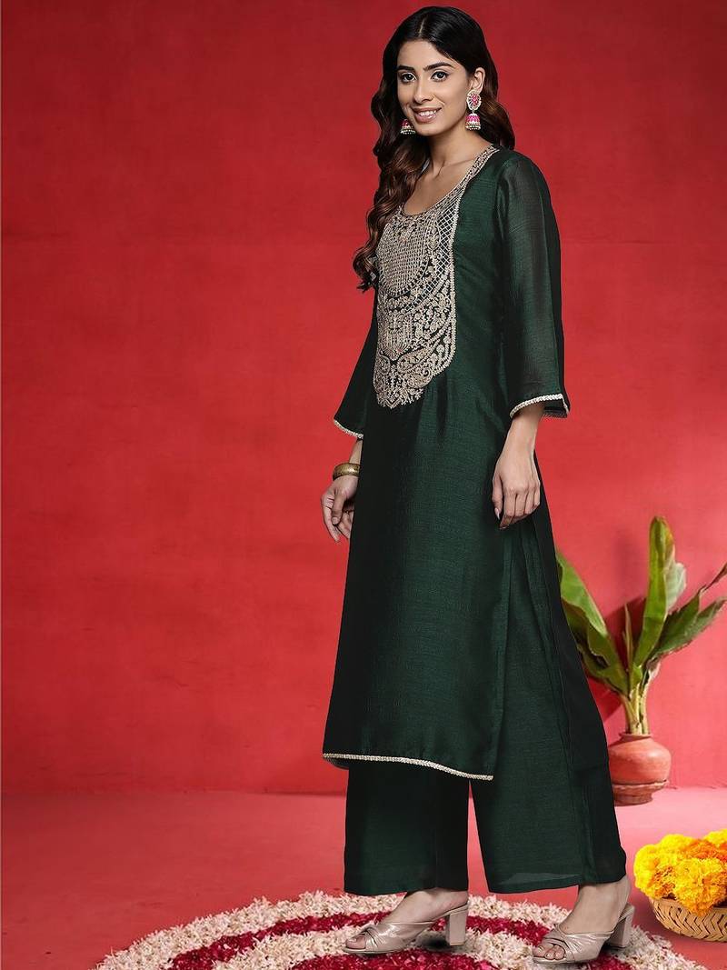 Ethnic Motifs Embroidered Thread Work Straight Kurta With Trousers & Dupatta