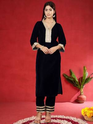Floral Embroidered Velvet Zari Straight Kurta With Trousers & Dupatta 1