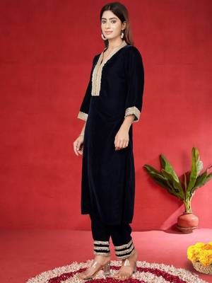 Floral Embroidered Velvet Zari Straight Kurta With Trousers & Dupatta 4