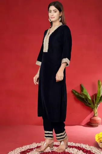 Floral Embroidered Velvet Zari Straight Kurta With Trousers & Dupatta