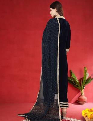 Floral Embroidered Velvet Zari Straight Kurta With Trousers & Dupatta 5