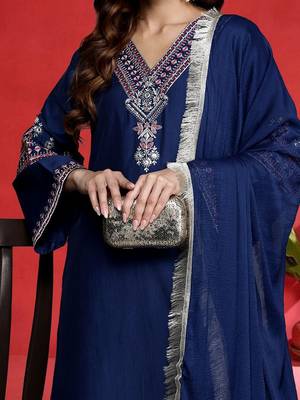 Women Ethnic Motifs Embroidered Kurta with Trouser & Dupatta 2
