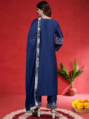 Women Ethnic Motifs Embroidered Kurta with Trouser & Dupatta 5