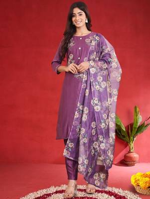 Women Floral Embroidered Kurta with Trouser & Dupatta 1