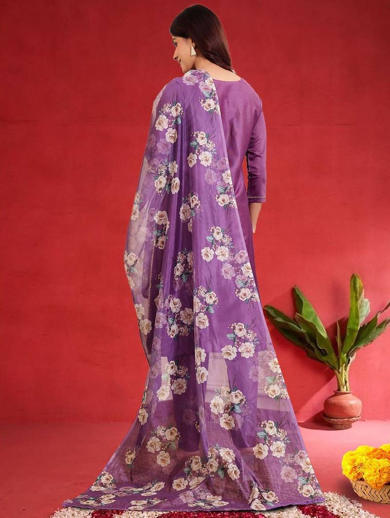 Women Floral Embroidered Kurta with Trouser & Dupatta