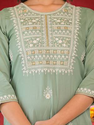 Women Ethnic Motifs Embroidered Kurta with Trouser & Dupatta 2