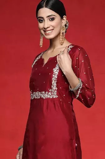 Women Floral Embroidered Kurta with Trouser & Dupatta