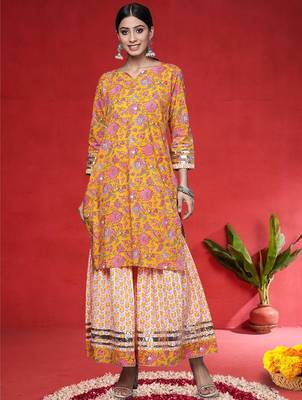 Women Floral Printed Regular Pure Cotton Kurti with Sharara 1