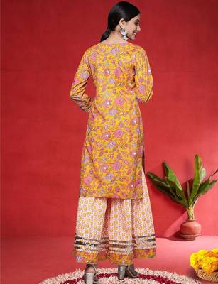 Women Floral Printed Regular Pure Cotton Kurti with Sharara 4