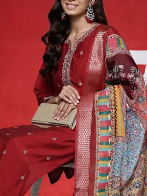 Floral Embroidered Notch Neck Mirror Work Straight Kurta With Trouser And Dupatta 2