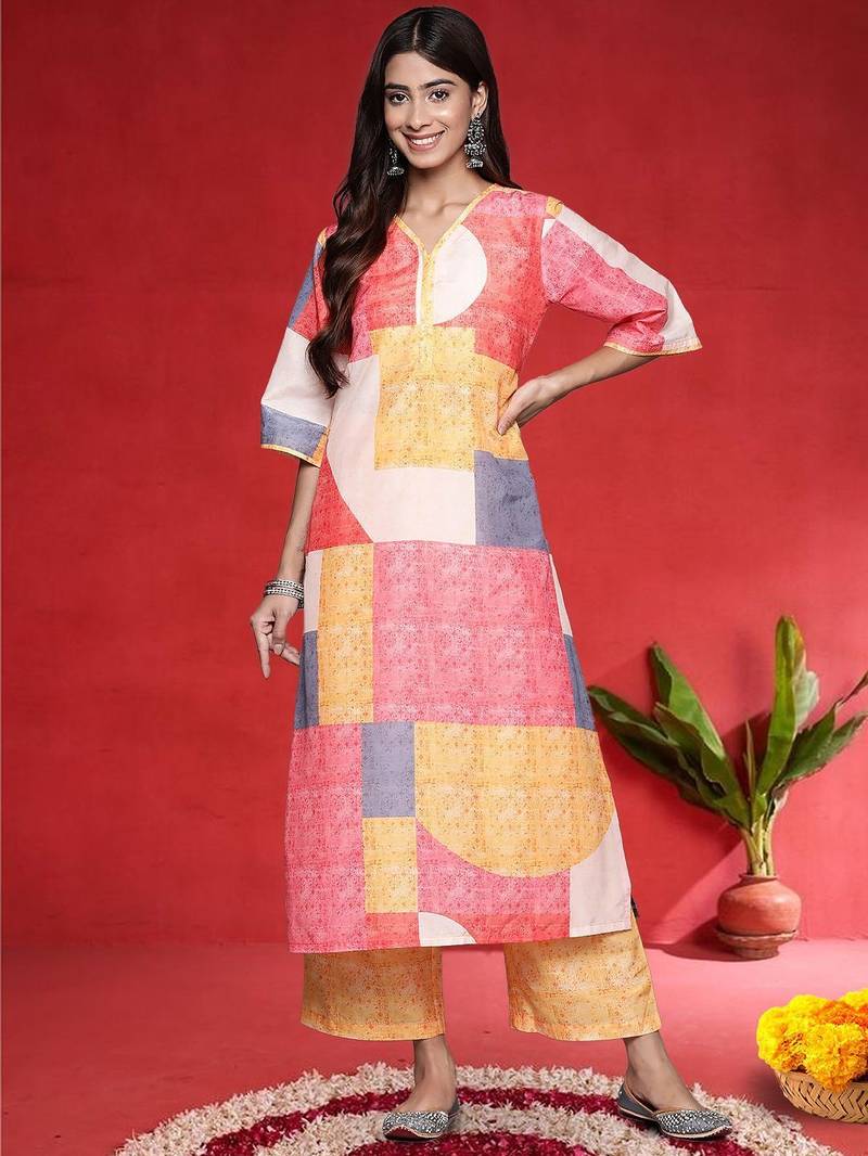 Geometric Printed V-Neck Straight Kurta With Trousers