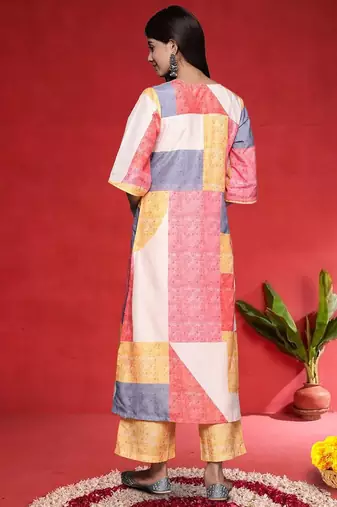 Geometric Printed V-Neck Straight Kurta With Trousers