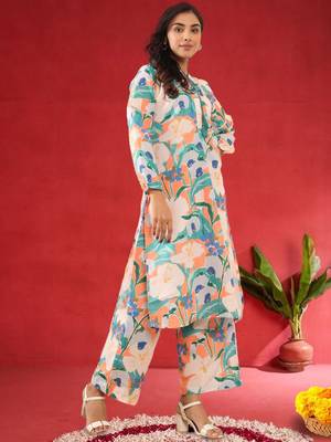 Floral Printed Mandarin Collar Straight Kurta With Trousers 3