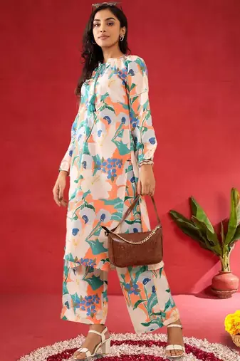 Floral Printed Mandarin Collar Straight Kurta With Trousers