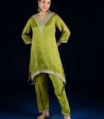 Women Floral Yoke Design V-Neck Kurta with Trouser