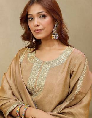 Women Solid Kurta with Pyjama & Dupatta 2