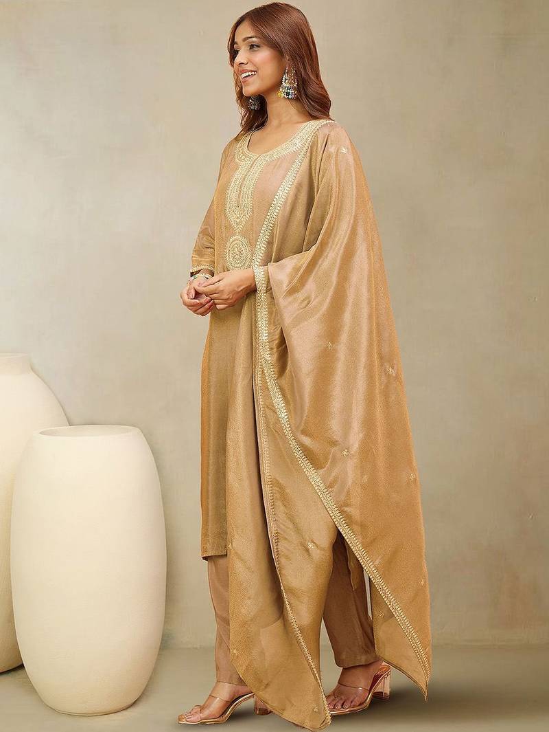 Women Solid Kurta with Pyjama & Dupatta