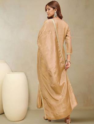 Women Solid Kurta with Pyjama & Dupatta 5