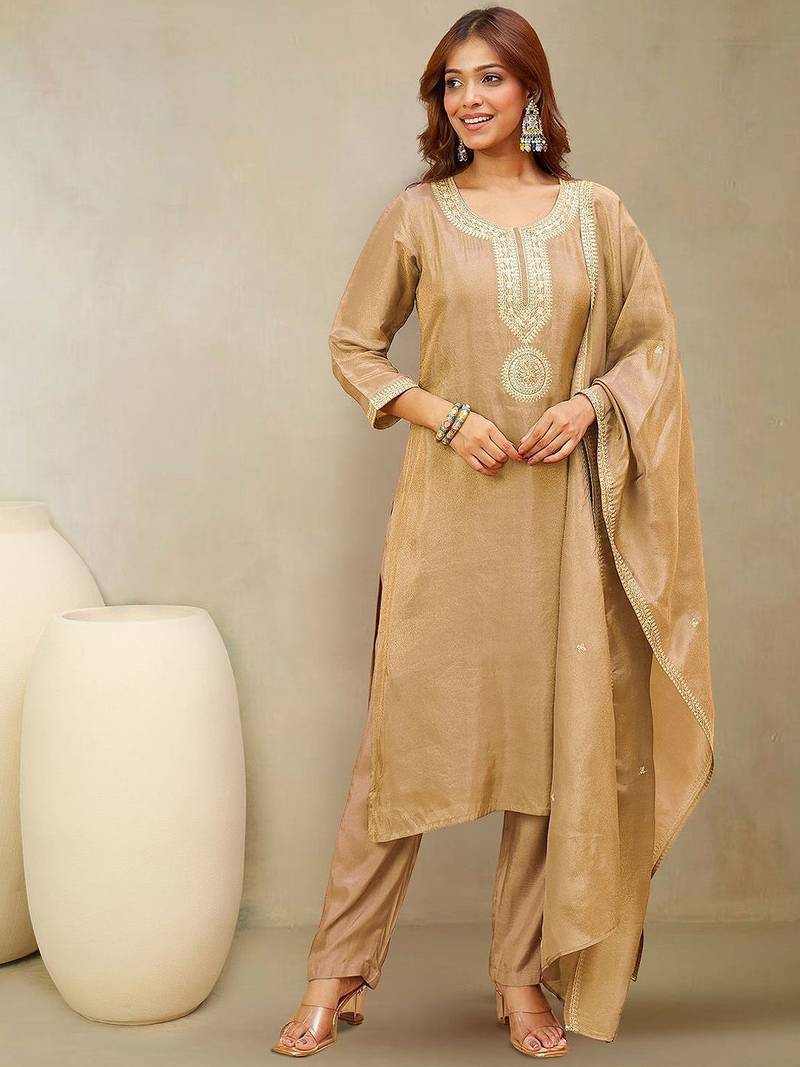 Women Solid Kurta with Pyjama & Dupatta