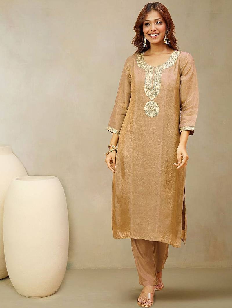 Women Solid Kurta with Pyjama & Dupatta