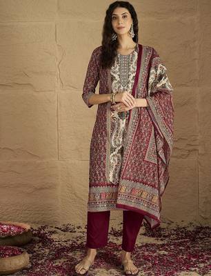 Women Printed Pure Cotton Kurta with Trousers & Dupatta 1
