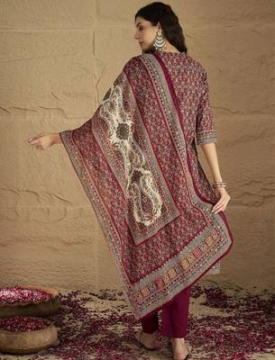 Women Printed Pure Cotton Kurta with Trousers & Dupatta 5