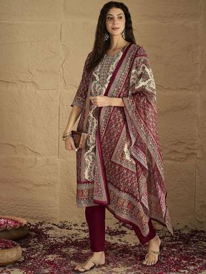 Women Printed Pure Cotton Kurta with Trousers & Dupatta 7