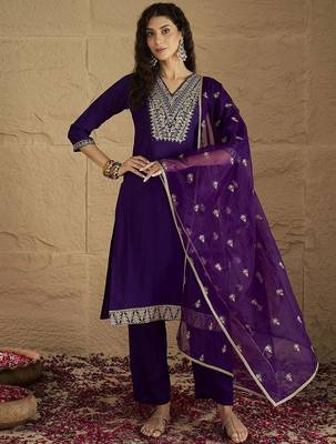 Floral Yoke Design V-Neck Straight Kurta With Trousers And Dupatta 1