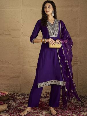 Floral Yoke Design V-Neck Straight Kurta With Trousers And Dupatta 6