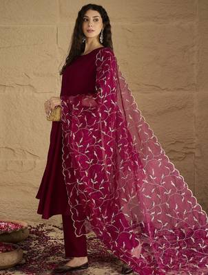 Women Anarkali Kurta with Trousers & Dupatta 4