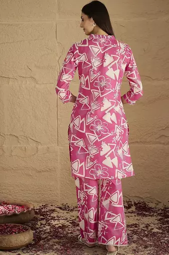 Women Floral Printed Kurta with Trousers