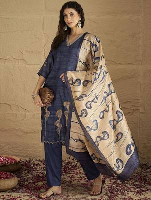 Floral Printed Beads And Stones Chanderi Cotton Kurta With Trousers & Dupatta 5