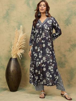 Floral Printed V-Neck Kurta With Trousers 1