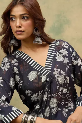 Floral Printed V-Neck Kurta With Trousers