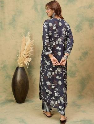 Floral Printed V-Neck Kurta With Trousers 5