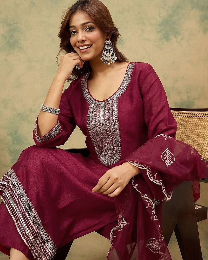 Yoke Design Ethnic Motifs Straight Kurta With Trousers & Dupatta