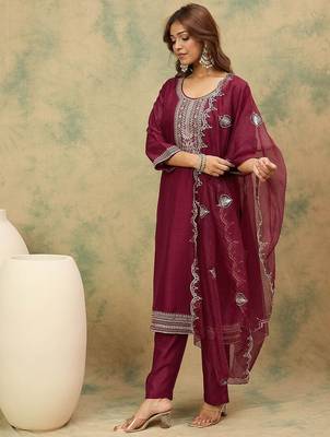 Yoke Design Ethnic Motifs Straight Kurta With Trousers & Dupatta 4