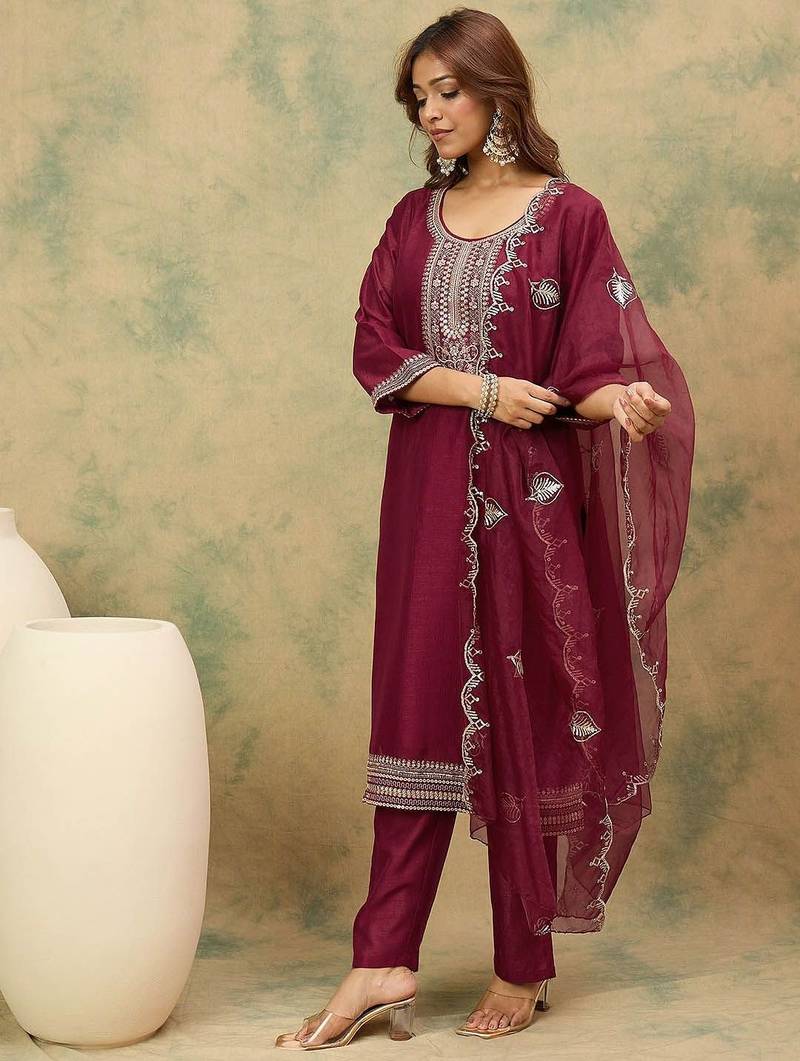 Yoke Design Ethnic Motifs Straight Kurta With Trousers & Dupatta