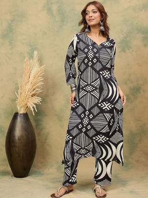 Women Geometric Printed V-Neck Kurta with Trousers 1