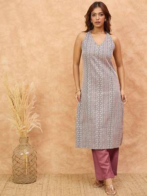 Women Regular Kurta with Trousers 1