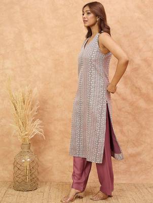 Women Regular Kurta with Trousers 3