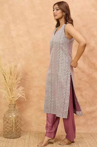 Women Regular Kurta with Trousers