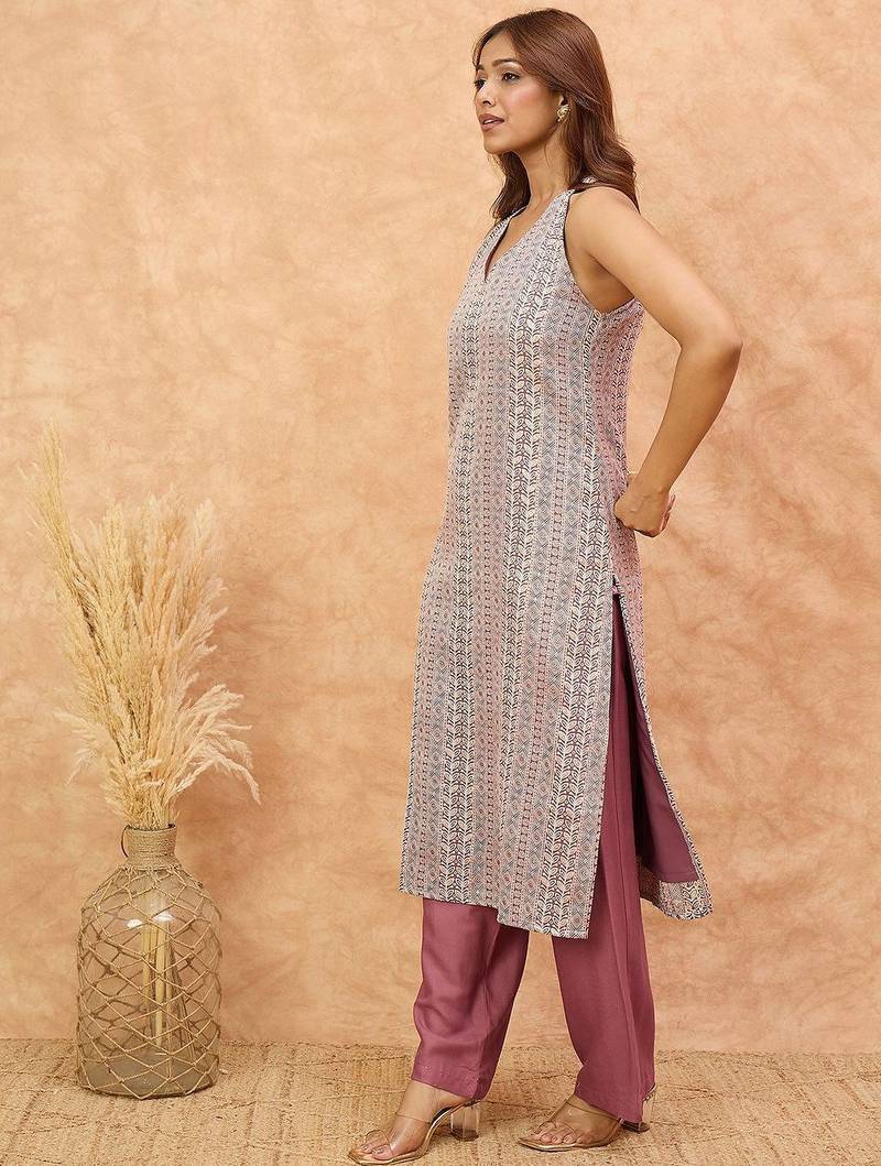 Women Regular Kurta with Trousers